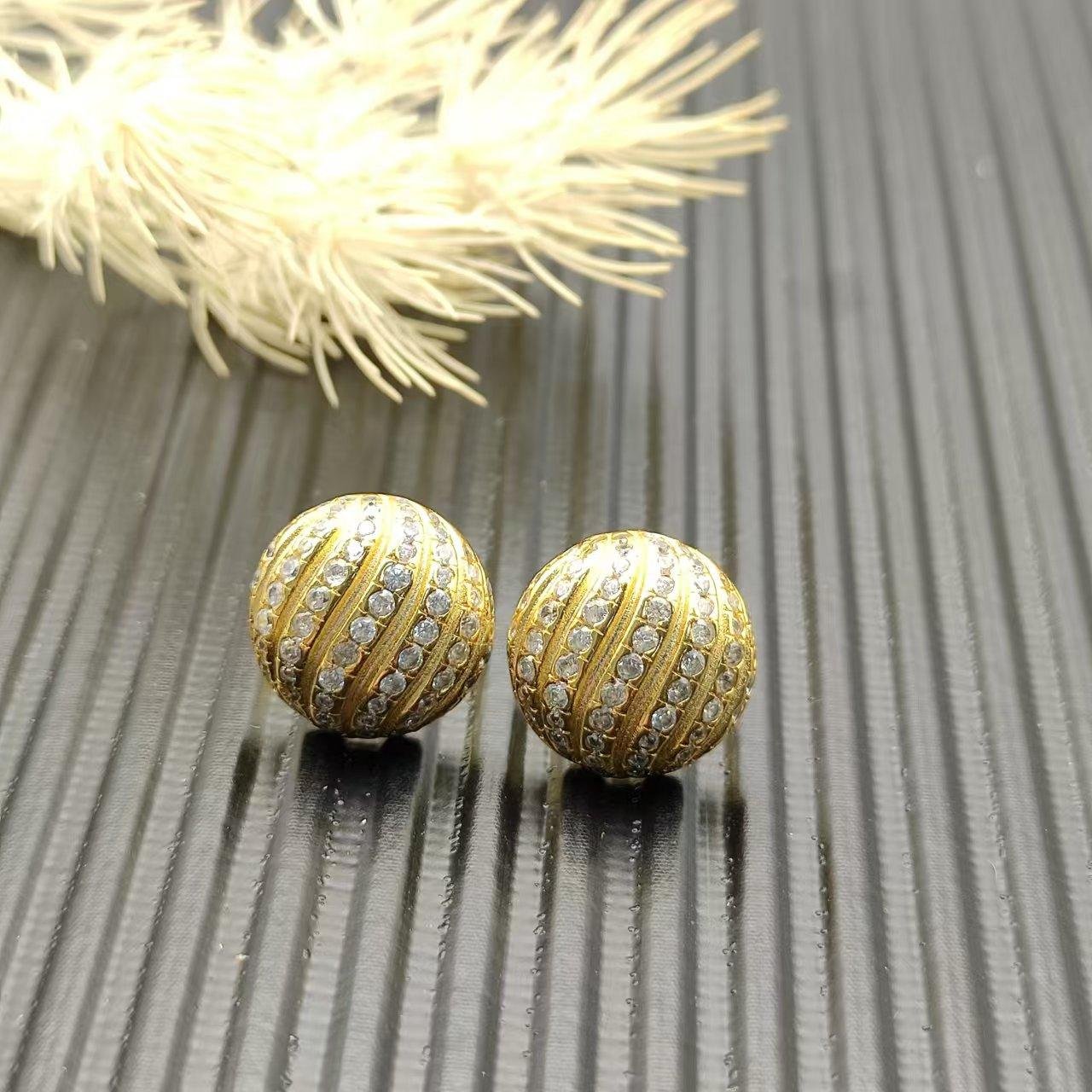Fashion small twisted pattern croissant earrings 925 pure silver earrings 18K gold-plated earrings for women wholesale jewelry
